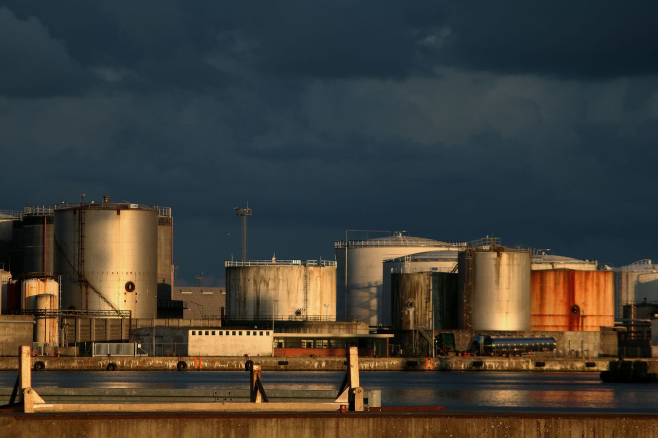 Dari Naphtha Menjadi Plastik: Alur Petrokimia Steam Cracker sampai Polimer
