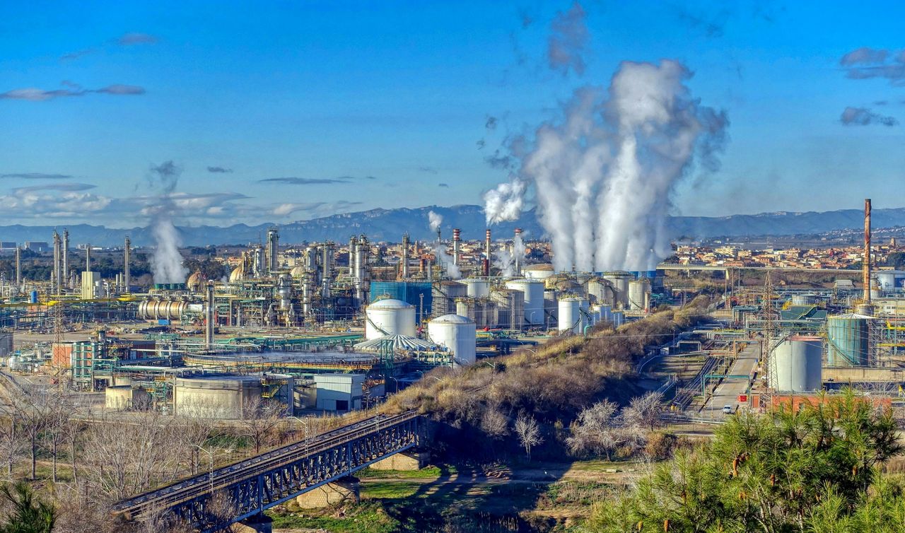 Termodinamika, tempat gas ideal berhenti berlaku